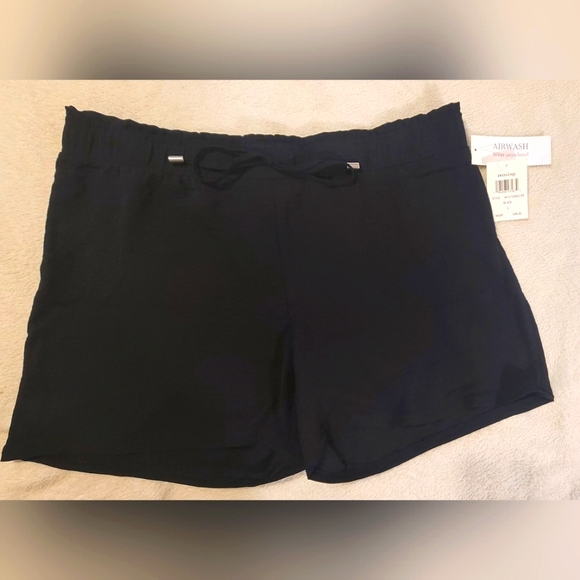 Retrology Pants - Women's Retrology Airwash Wear Anywhere Shorts Size Large